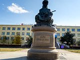 Дина Нурпеисова, Памятник